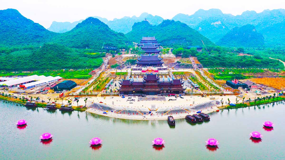 Chùa-Tam-Chúc-mùa-lễ-hội