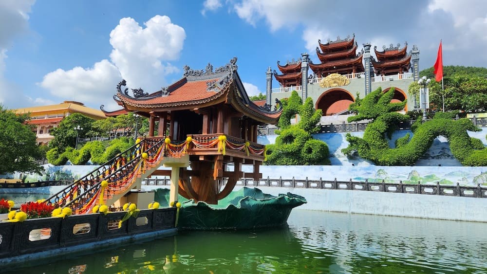 chua-ba-vang-3