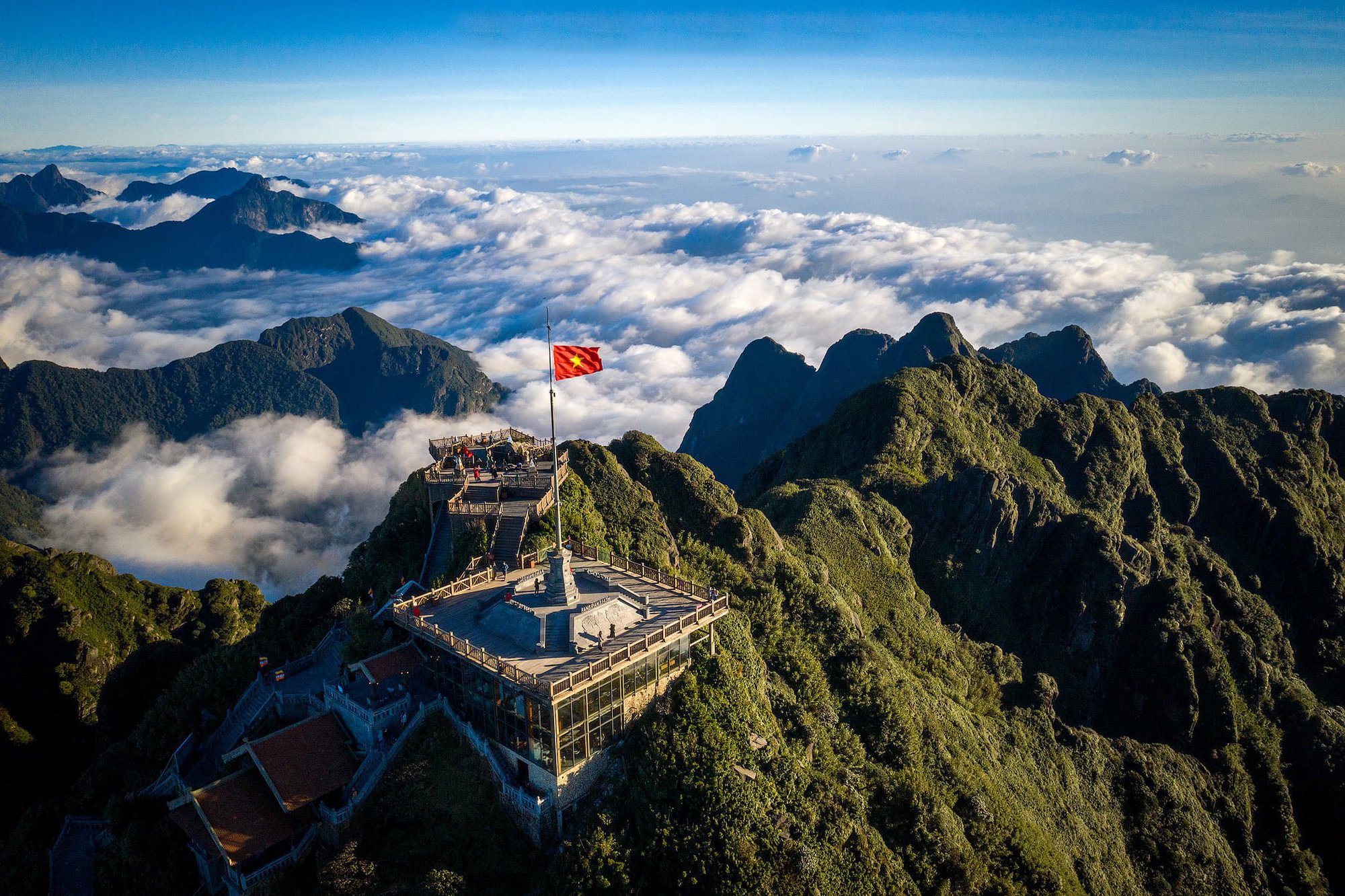 tour-trekking-fansipan-1669866956572303961792
